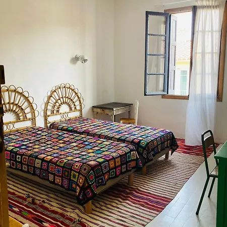 Oda ve Kahvaltı Les Cagettes En Perpignan